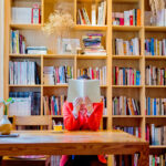 読書をする女性
